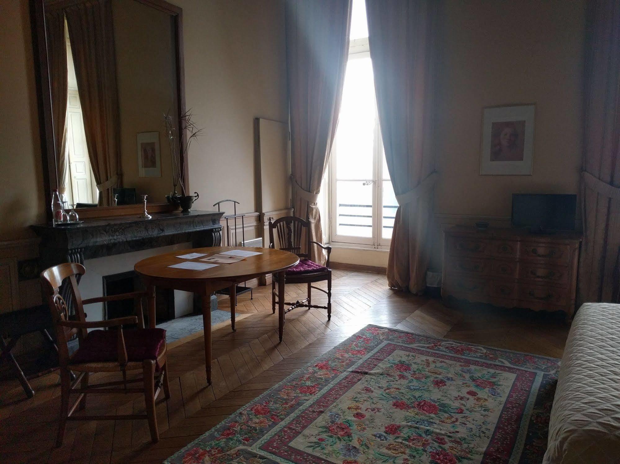 Chateau Du Marechal De Saxe Yerres Bagian luar foto